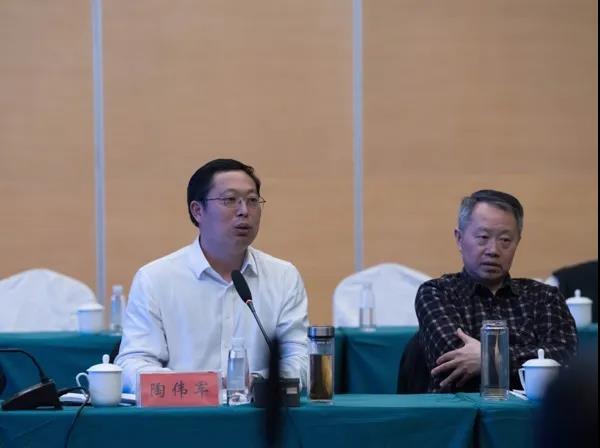 東莞華容商會(huì)部分會(huì)員返鄉(xiāng)考察，奮力譜寫家鄉(xiāng)發(fā)展新篇章
